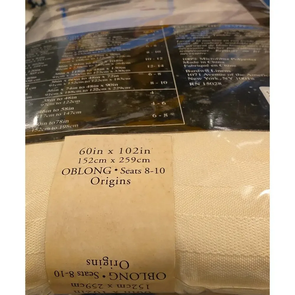 NWT Origins Microfiber Spill Proof Oblong Tablecloth 60x 1102 In Seats 8 To 10